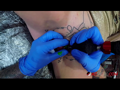 ❤️ Äärimmäisen tatuoitu hottie Sully Savage sai tatuoinnin klitorikseen ❤❌ Pornovideo at fi.klassikaprint.ru ❤