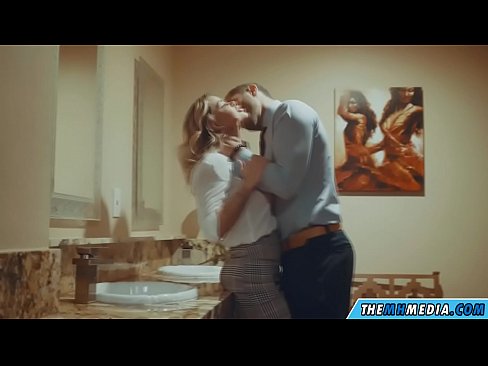 ❤️ Kun povekas blondi viettelee sinut julkisessa vessassa ❤❌ Pornovideo at fi.klassikaprint.ru ❤